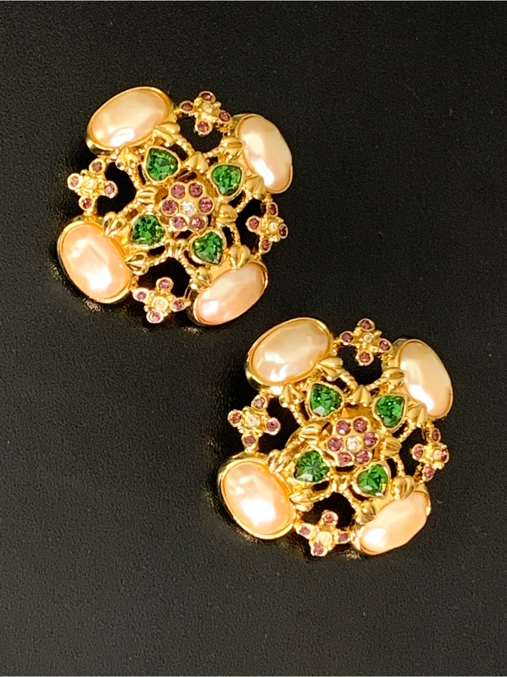 Vintage Elizabeth Taylor Forever Collection Violet Pearl Statement Clip on Earr